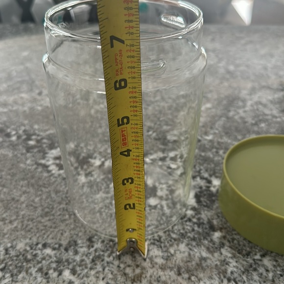 Pyrex Avocado Green see ‘n store canister with lid - Picture 5 of 8